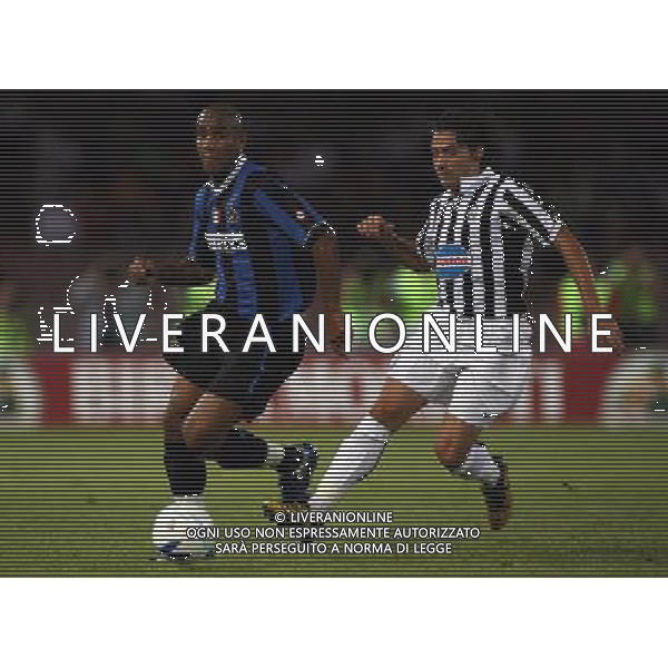 Napoli 11/08/2006 Inter - Juventus - Napoli 10¡ Trofeo Moretti Nella foto: Maicon Douglas Sesinando con Paro Matteo.* Ph Gianni Nucci/Agenzia Aldo Liverani