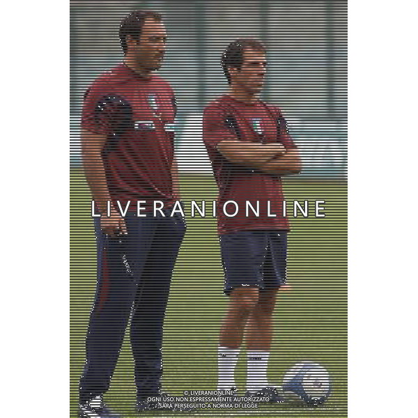 Allenamento della nazionale italiana Under 21 a Tirrenia 14/08/2006 nella foto Pierluigi Casiraghi con Gianfranco Zola ph gianni nucci/ag. Aldo Liverani