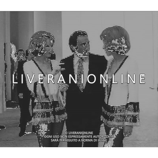 Le Gemelle Alice ed Ellen Kessler - Ballerine nella foto con Alberto Lupo Ph archivio giovanni liverani/ag. aldo liverani