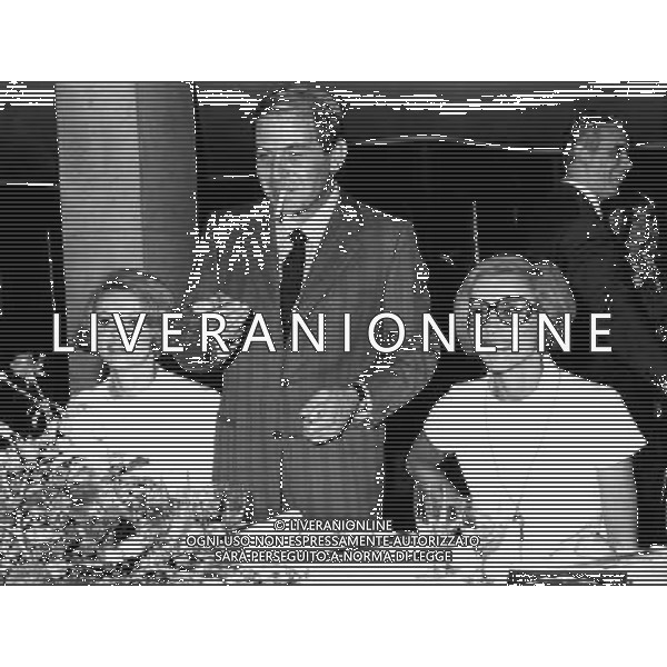 Le Gemelle Alice ed Ellen Kessler - Ballerine nella foto con Enrico Maria Salerno Ph archivio giovanni liverani/ag. aldo liverani