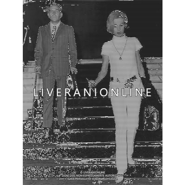 Le Gemelle Kessler - Ballerine nella foto Alice con Enrico Maria Salerno Ph archivio giovanni liverani/ag. aldo liverani