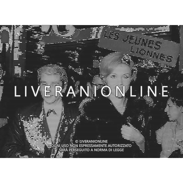 Le Gemelle Kessler - Ballerine nella foto Alice con Marcel Amont Ph archivio giovanni liverani/ag. aldo liverani