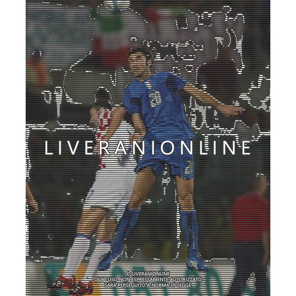 Livorno (Li) 16/08/2006 Amichevole Italia-Croazia allo stadio Armando Picchi Nella foto: Del Vecchio Gennaro contro Rapajc.* Ph Gianni Nucci/Agenzia Aldo Liverani