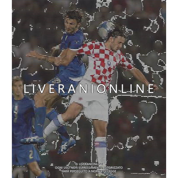 Livorno (Li) 16/08/2006 Amichevole Italia-Croazia allo stadio Armando Picchi Nella foto: Del Vecchio Gennaro contro Vranjes.* Ph Gianni Nucci/Agenzia Aldo Liverani