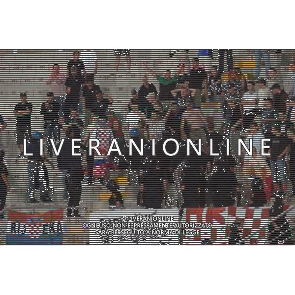 LIVORNO,16 AGOSTO 2006 CALCIO ITALIA-CROAZIA NELLA FOTO:TIFOSI CROATI FOTO BIZZI/A.LIVERANI