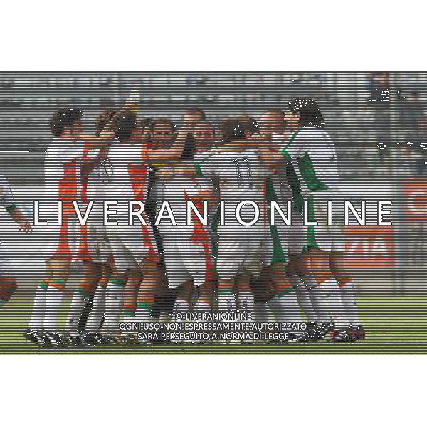 Venezia - Treviso Coppa Italia Tim Cup 19/08/2006 nella foto abbracci esultanza del venezia a fine partita ph garbuio/ag. Aldo Liverani