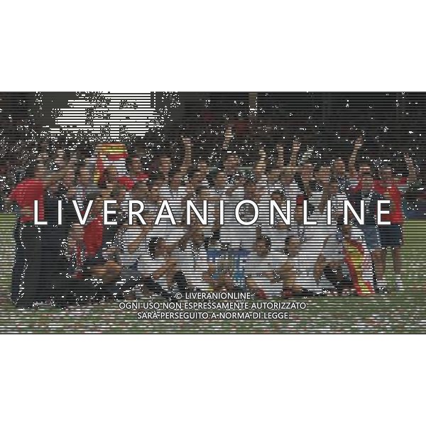 Barcellona - Siviglia Supercoppa Europea a Montecarlo 25/08/2006 nella foto la premiazione del siviglia vincitore della coppa ph luzzani/ag. aldo liverani