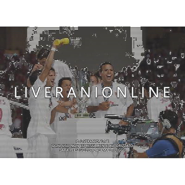 Monaco Montecarlo 25-08-2006 Supercoppa Europea 2006 barcellona-siviglia 0:3 nella foto premiazione ph marco luzzani/ag aldo liverani s.a.s.