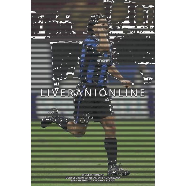 Inter - Roma Supercoppa Italiana 26/08/2006 nella foto esultanza dopo il gol di luis figo ph luzzani/ag. aldo liverani