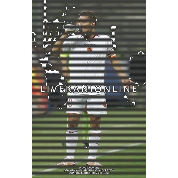 Milano 26-08-2006 inter-roma 4:3 Supercoppa Italiana TIM 2006 nella foto francesco totti si disseta * ph marco luzzani/ag aldo liverani s.a.s.