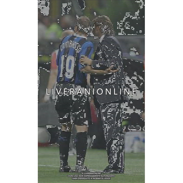 Milano 26-08-2006 inter-roma 4:3 Supercoppa Italiana TIM 2006 nella foto esteban cambiasso con roberto mancini * ph marco luzzani/ag aldo liverani s.a.s.
