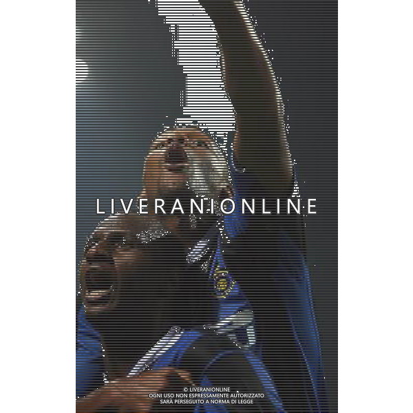 INTER -ROMA SUPERCOPPA ITALIANA TIM 26/08/2006 NELLA FOTO MAICON ESULTA CON PATRICK VIEIRA agenzia aldo liverani