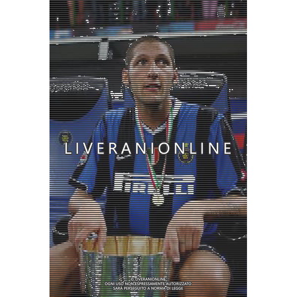 Inter - Roma Supercoppa Italiana Tim 26/08/2006 nella foto marco materazzi a fine gara con la Coppa ph santandrea/ag. aldo lvierani