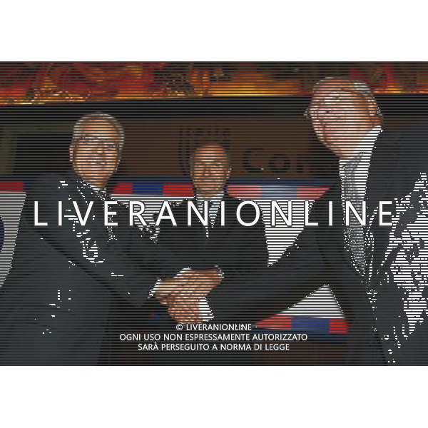 Roma - 30/ 08 / 2006 - Salone d\'Onore del Coni - Foro Italico - Cerimonia di presentazione dei Calendari 2006/2007 della Serie A e della Serie B TIM - nella foto: Il presidente della Lega Calcio Antonio Matarrese ed il Presidente del Coni Gianni Petrucci