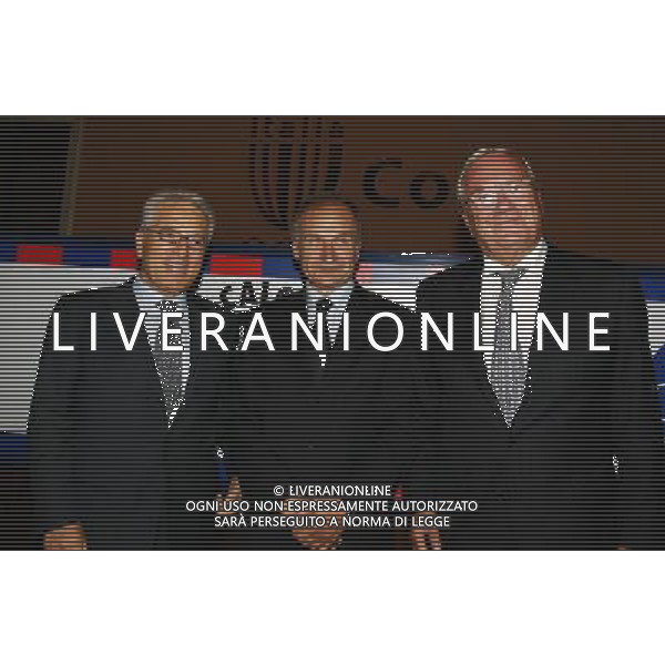 Roma - 30/ 08 / 2006 - Salone d\'Onore del Coni - Foro Italico - Cerimonia di presentazione dei Calendari 2006/2007 della Serie A e della Serie B TIM - nella foto: da sx il Presidente della Lega Antonio Matarrese il presidente del Coni Gianni Petrucci ed