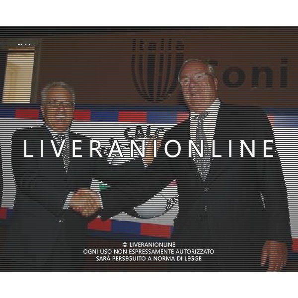 Roma - 30/ 08 / 2006 - Salone d\'Onore del Coni - Foro Italico - Cerimonia di presentazione dei Calendari 2006/2007 della Serie A e della Serie B TIM - nella foto: Il Commissario Guido Rossi con il presidente della Lega Antonio Matarrese ph Corradetti/ag.
