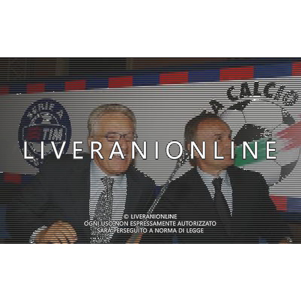 Roma - 30/ 08 / 2006 - Salone d\'Onore del Coni - Foro Italico - Cerimonia di presentazione dei Calendari 2006/2007 della Serie A e della Serie B TIM - nella foto: Il Presidente del Coni Gianni Petrucci ed il Presidente di Lega Antonio Matarrese ph Corrad