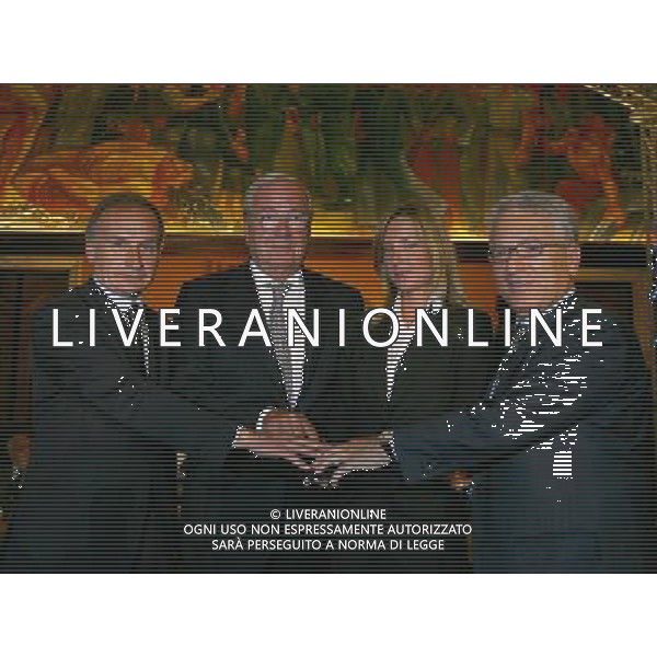 Roma - 30/ 08 / 2006 - Salone d\'Onore del Coni - Foro Italico - Cerimonia di presentazione dei Calendari 2006/2007 della Serie A e della Serie B TIM - nella foto: Il Presidente del Coni Gianni Petrucci ed il Commissario Guido Rossi e antonio matarrese ph