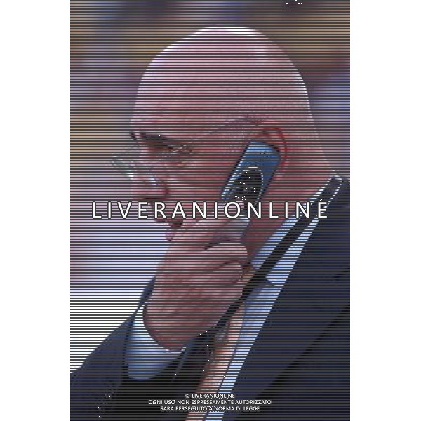 MONTECARLO MONACO 29-08-2003 MILAN - PORTO SUPERCOPPA EUROPEA NELLA FOTO: ADRIANO GALLIANI CON IL TELEFONINO* AGENZIA ALDO LIVERANI