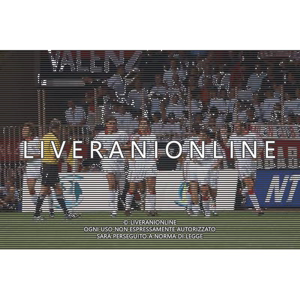 MONTECARLO MONACO 29-08-2003 MILAN - PORTO SUPERCOPPA EUROPEA NELLA FOTO: ESULTANZA DEL MILAN DOPO IL GOL DI SHEVCHENKO* AGENZIA ALDO LIVERANI
