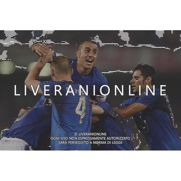 Italia - Lituania qualificazione europei a Napoli 02/09/2006 nella foto esultanza dopo il gol di filippo inzaghi con fabio cannavaro, perrotta e de rossi * ph corradetti/ag: aldo liverani