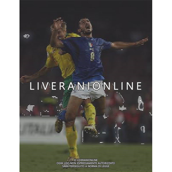 Italia - Lituania qualificazione europei a Napoli 02/09/2006 nella foto gennaro gattuso con dziaukstas * ph gianni nucci/ag: aldo liverani