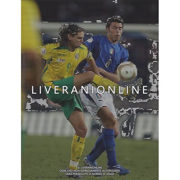 Italia - Lituania qualificazione europei a Napoli 02/09/2006 nella foto danilevicius con andrea barzagli * ph gianni nucci/ag: aldo liverani