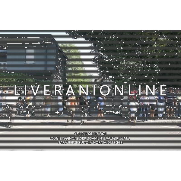 Cassano D\'Adda 5 settmbre 2006 Camera Ardente di Facchetti Giacinto nella foto: gente commossa all\'esterno della villa dove e\' situata la camera ardente foto Pasinetti / Ag. Aldo Liverani