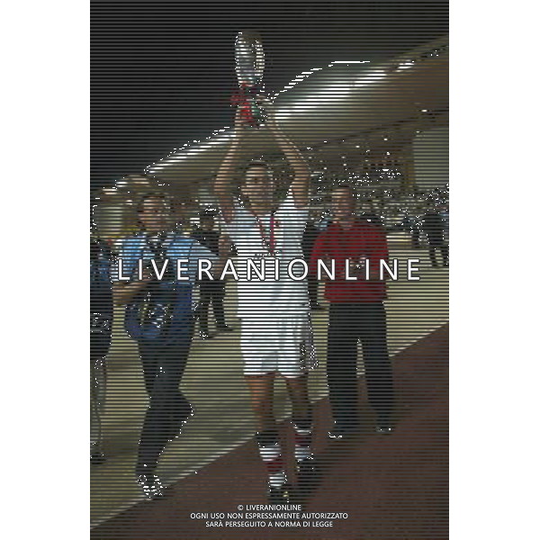 MONTECARLO MONACO 29-08-2003 MILAN - PORTO SUPERCOPPA EUROPEA PREMIAZIONE NELLA FOTO: FILIPPO INZAGHI CON LA COPPA* AGENZIA ALDO LIVERANI