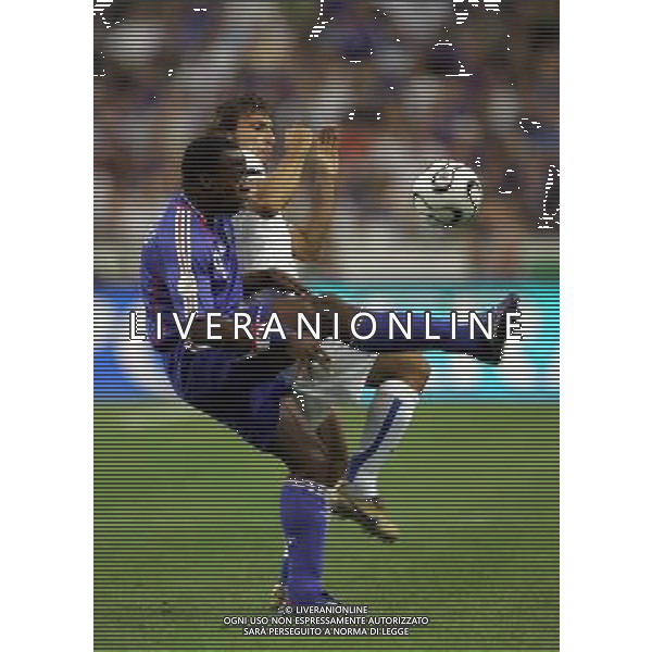 PARIGI 6 SETTEMBRE 2006 FRANCIA-ITALIA QUALIFICAZIONI EURO 2008 NELLA FOTO: pirlo e govou FOTO LUZZANI / AG. ALDO LIVERANI