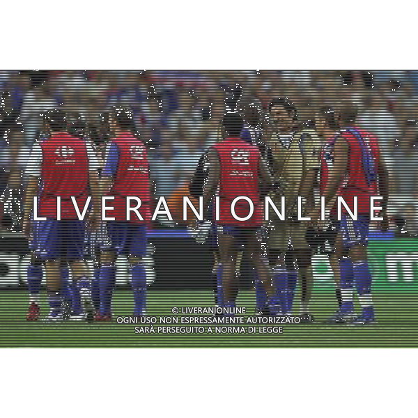 PARIGI 6 SETTEMBRE 2006 FRANCIA-ITALIA QUALIFICAZIONI EURO 2008 NELLA FOTO: buffon a fine gara FOTO LUZZANI / AG. ALDO LIVERANI