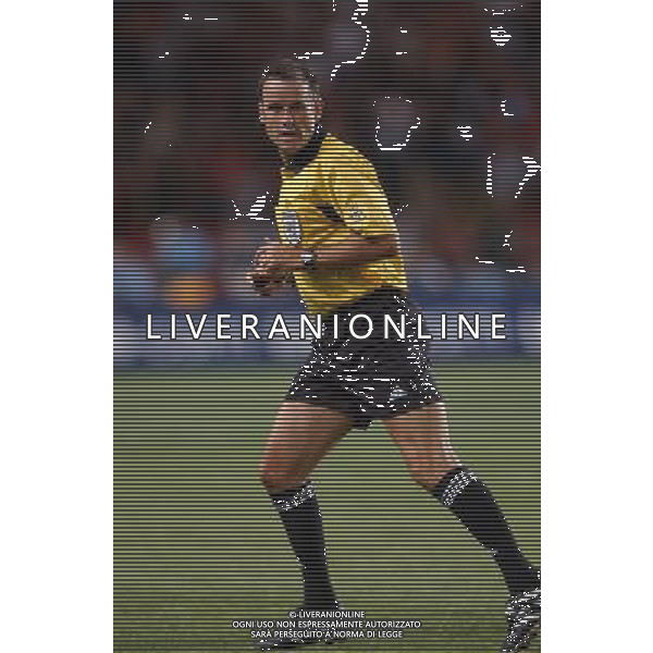 MONTECARLO MONACO 29-08-2003 MILAN - PORTO SUPERCOPPA EUROPEA NELLA FOTO: ARBITRO BARBER GRAHAM* AGENZIA ALDO LIVERANI