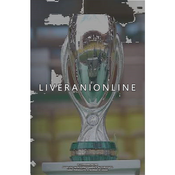 MONTECARLO MONACO 29-08-2003 MILAN - PORTO SUPERCOPPA EUROPEA NELLA FOTO: IL TROFEO LA SUPERCOPPA EUROPEA* AGENZIA ALDO LIVERANI