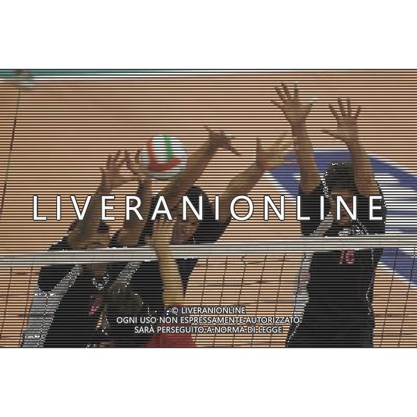 MILANO PALALIDO 24/9/2006 CAMPIONATO ITALIANO DI VOLLEY MASCHILE SERIE A2 SPARKLING VOLLEY MILANO-TISCALI CAGLIARI NELLA FOTO IL MURO DELLA SPARKLING FOTO ROMANO/AG ALDO LIVERANI