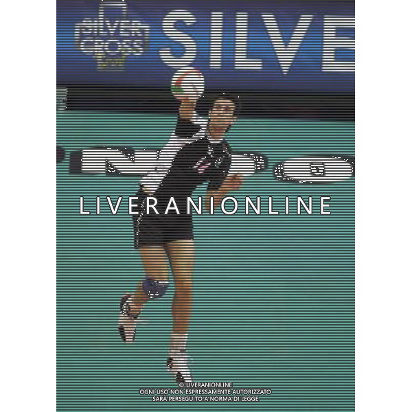 MILANO PALALIDO 24/9/2006 CAMPIONATO ITALIANO DI VOLLEY MASCHILE SERIE A2 SPARKLING VOLLEY MILANO-TISCALI CAGLIARI NELLA FOTO LA BATTUTA I IBAN PEREZ FOTO ROMANO/AG ALDO LIVERANI