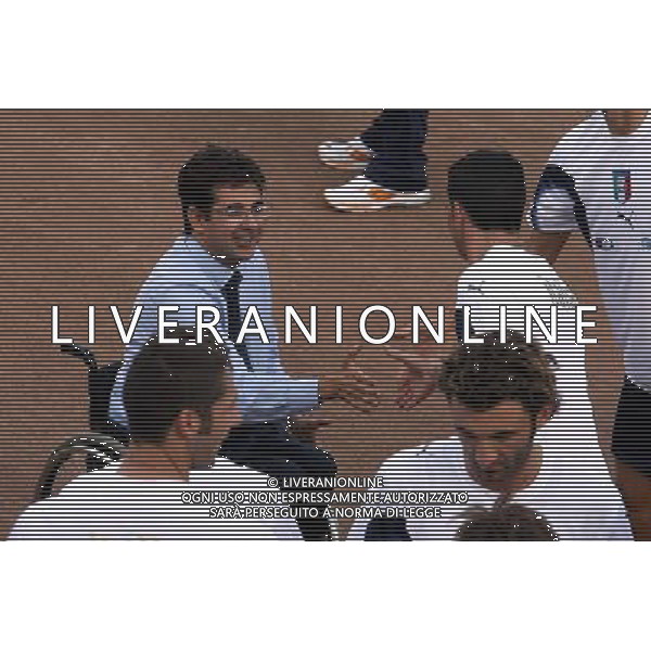 Centro Tecnico Federale di Coverciano 02/10/2006 Raduno e Allenamento della Nazionale Italiana nella foto Luca Pancalli Presidente FIGC con i giocatori ph gianni nucci/ag. Aldo Liverani