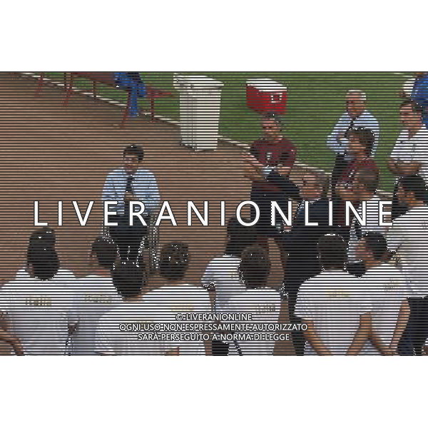 Centro Tecnico Federale di Coverciano 02/10/2006 Raduno e Allenamento della Nazionale Italiana nella foto Luca Pancalli Presidente FIGC con Roberto Donadoni parla con la squadra ph gianni nucci/ag. Aldo Liverani