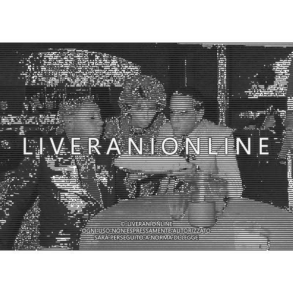 ARCHIVIO GIOVANNI LIVERANI NELLA FOTO PAOLO VILLAGGIO CON ENRICA BONACCORTI-VITTORIO GASSMAN AGENZIA ALDO LIVERANI