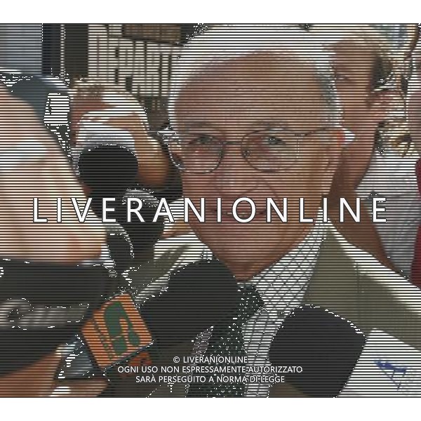 Roma - 03 / 10 / 2006 - Sede della FIGC - nella foto: Francesco Saverio Borrelli assediato dai giornalisti dopo il colloquio con il presidente dell\'Inter Massimo Moratti ph Corradetti/ag. Aldo Liverani