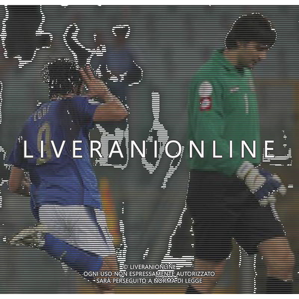 Italia - Ucraina Qualificazioni europei 2008 - Roma 07/10/2006 nella foto esultanza dopo il gol di luca toni ph andry/ag. aldo liverani