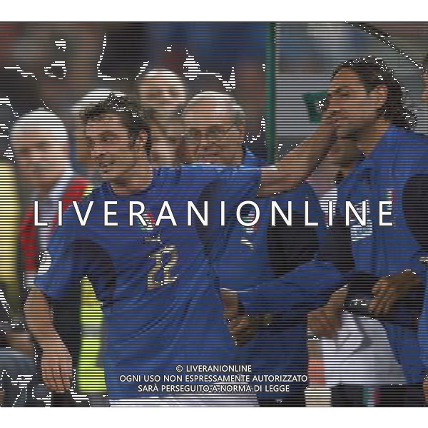 Roma - 07 / 10 / 2006 - Stadio \'Olimpico\' - Qualificazioni EURO 2008 - Italia Vs Ucraina (2-0) - NELLA FOTO Massimo Oddo dopo aver realizzato il rigore è andato ad abbracciare il suo ex compagno nella Lazio Alessandro Nesta FOTO CORRADETT
