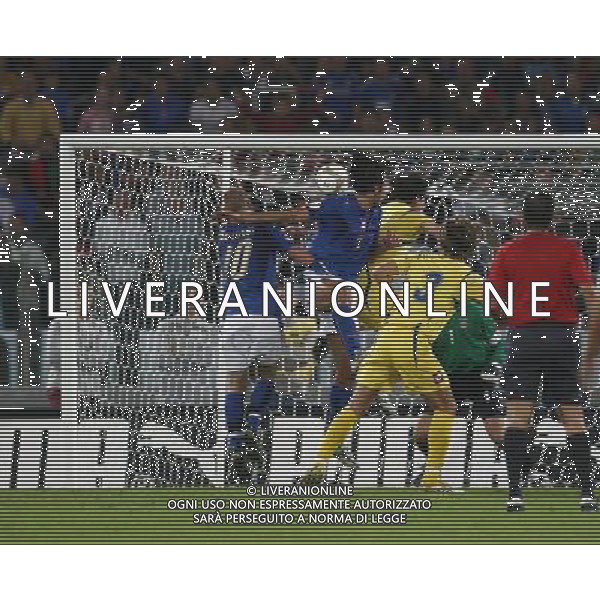 Roma - 07 / 10 / 2006 - Stadio \'Olimpico\' - Qualificazioni EURO 2008 - Italia Vs Ucraina (2-0) - NELLA FOTO L\'occasione di Toni di testa su cross di Oddo FOTO CORRADETTI-AGENZIA ALDO LIVERANI
