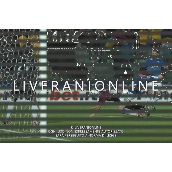 LIVORNO, 19 OTTOBRE 2006 CALCIO COPPA UEFA LIVORNO-GLASGOW RANGER NELLA FOTO:DANILEVICIUS IMPENSIERISCE LETIZI FOTO:A.BIZZI\A.LIVERANI