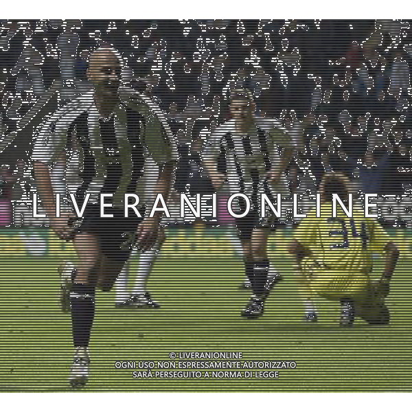 Newcastle v Fenerbahce, St James Park, UEFA Cup, Group H, , Newcastle, Date 19-10-06, NELLA FOTO Antoine Sibierski (IPS PHOTO AGENCY) -AGENZIA ALDO LIVERANI