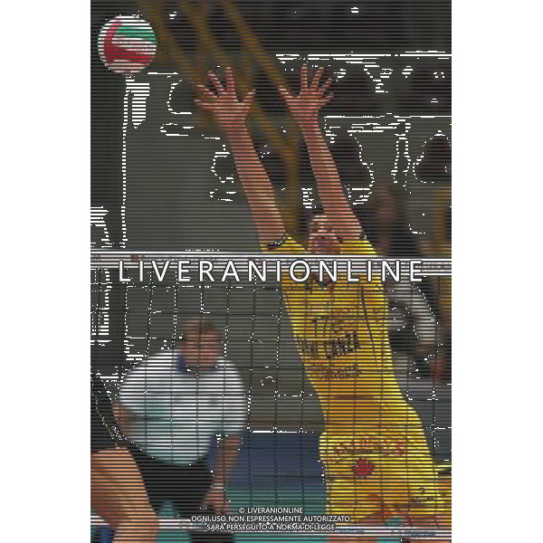 Marmi Lanza Verona - M. Roma Volley 14/10/2006 Campionato di pallavolo A1 nella foto Rob Bontje al muro Ph romano p/ag. aldo liverani