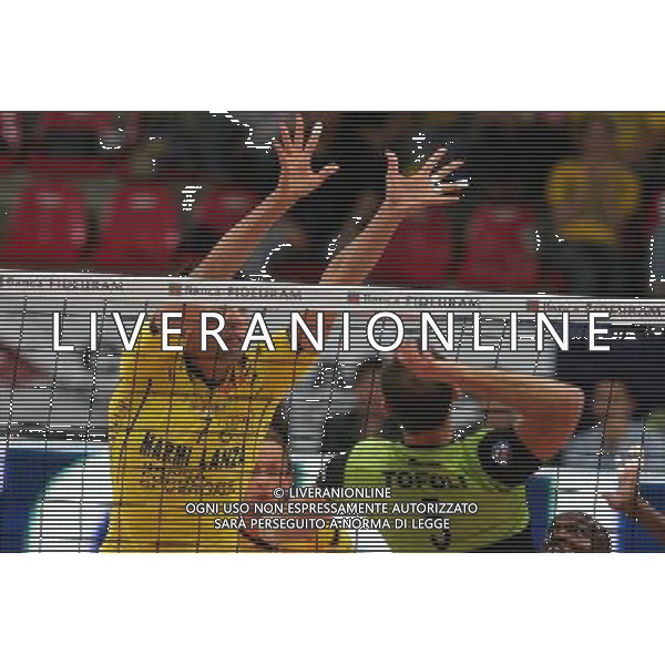 Marmi Lanza Verona - M. Roma Volley 14/10/2006 Campionato di pallavolo A1 nella foto schiacciata di Paolo Tofoli e Birarelli Emanuele Ph romano p/ag. aldo liverani