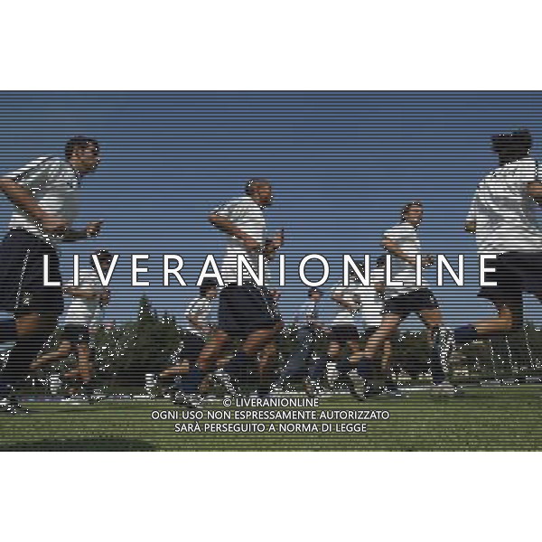 Coverciano (Fi) 02/09/03 Allenamento della Nazionale italiana di Calcio Nella foto: Il gruppo in corsa* Ph Gianni Nucci/Aldo Liverani