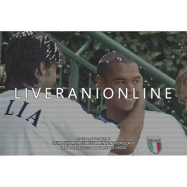 Coverciano (Fi) 02/09/03 Allenamento della Nazionale italiana di Calcio Nella foto: Ferrari Matteo con Buffon Gianluigi* Ph Gianni Nucci/Aldo Liverani