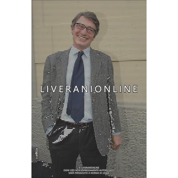 MILANO 7/11/2006 VIA ARESE, 5 INAUGURAZIONE DEL MONDO BABONZO MUSEO DELLE CREATURE IMMAGINARIE NELLA FOTO DAVID SASSOLI GIORNALISTA RAI FOTO ROMANO/AG ALDO LIVERANI 
