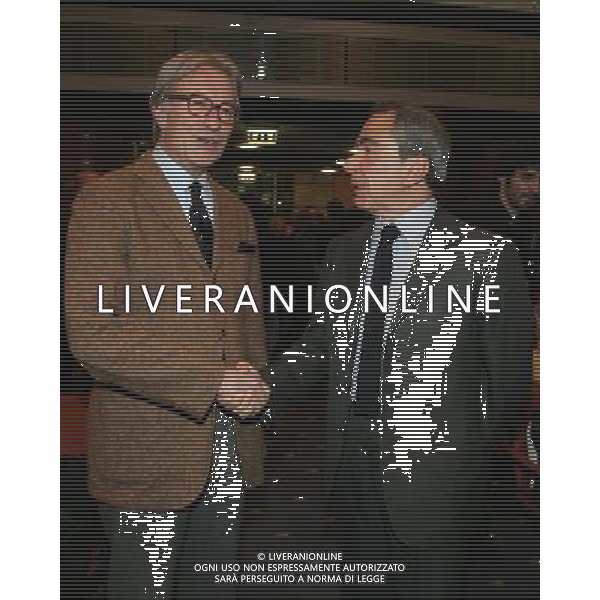 MILANO 6/11/2006 PALAZZO MEZZANOTTE PIAZZA AFFARI, 6 PRSENTAZIONE DELLA NUOVA EDIZIONE DE \'LA STAMPA\' NELLA FOTO VITTORIO FELTRI E GIULIO ANSELMI FOTO ROMANO/AG ALDO LIVERANI